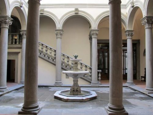 Palazzo Gondi. Cortile di Giuliano da Sangallo